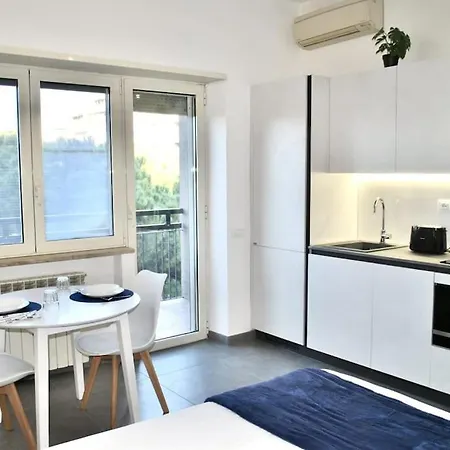 White Mary House For Two People Roma