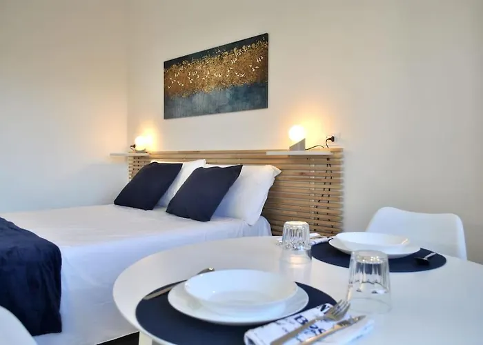 White Mary House For Two People