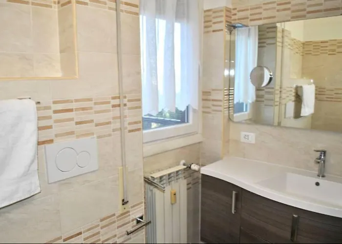 White Mary House For Two People *